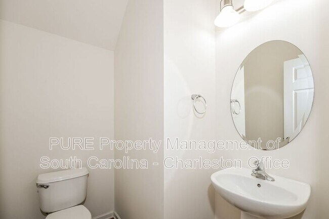 Building Photo - 169 Dorothy Dr