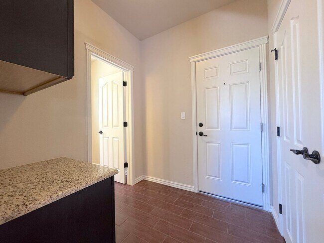 Building Photo - West El Paso 4bed/3bath + office - Refrig ...