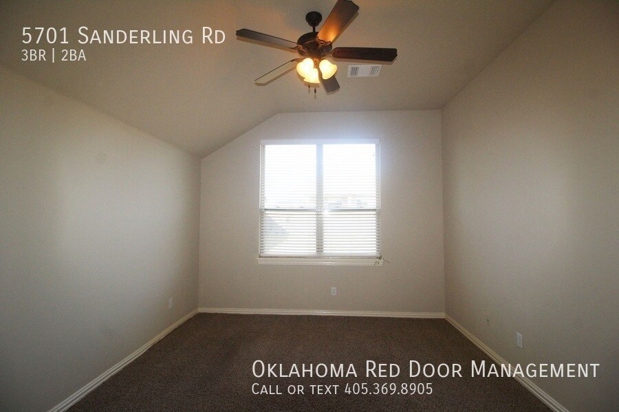 Building Photo - 5701 Sanderling Rd