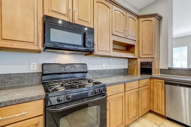 Building Photo - 6132 White Tip Rd