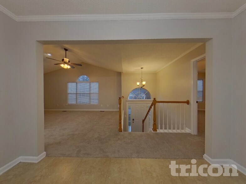 Building Photo - 41 Collins Way