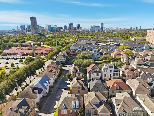 Building Photo - 6343 Mystic Bridge Dr