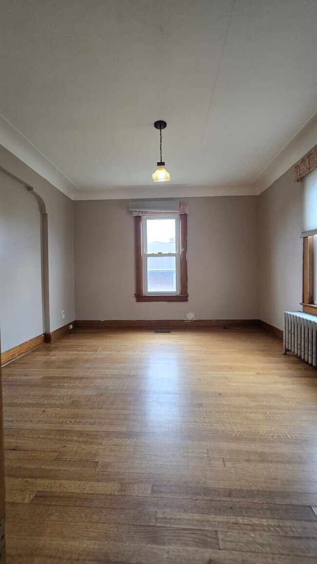 Building Photo - 609 Oak Hill Ave