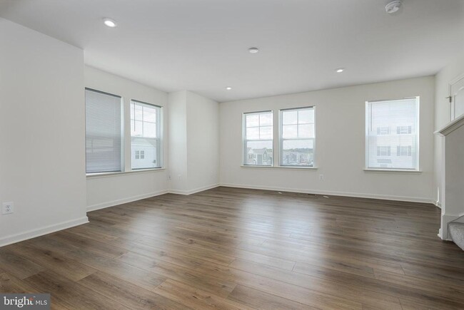 Building Photo - 135 Tuxford Rd