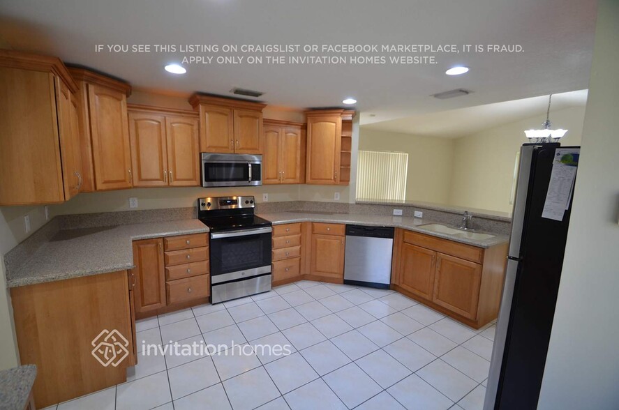 Building Photo - 6511 Pelican Ave