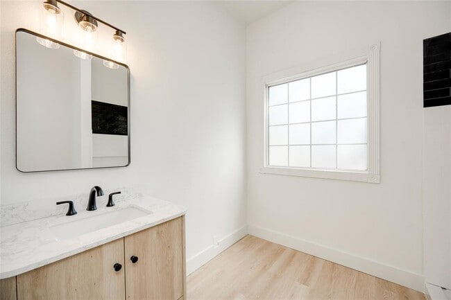 Building Photo - 81 San Marcos St