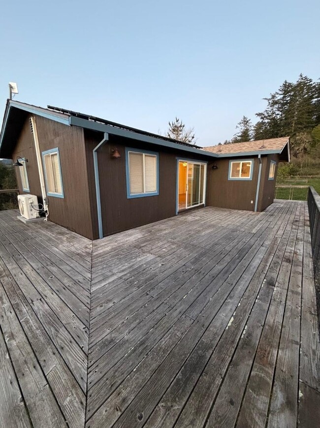 Building Photo - 11100 La Honda Rd