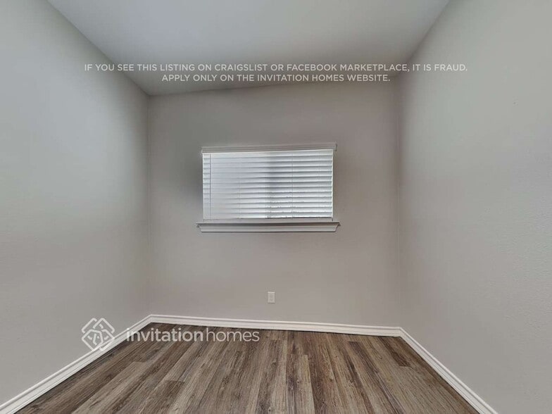 Building Photo - 1944 Melrose St