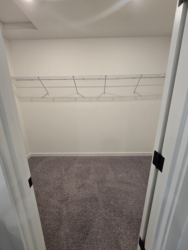 Building Photo - 903 Vine Maple Dr SE