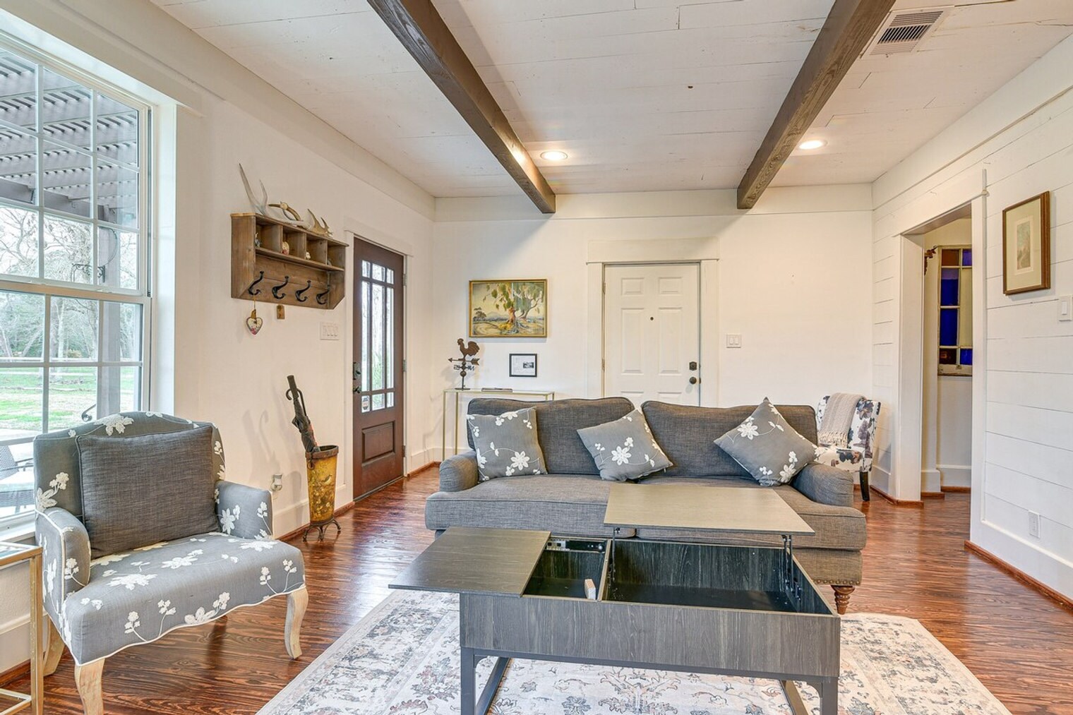 Building Photo - 5313 Palm Dr