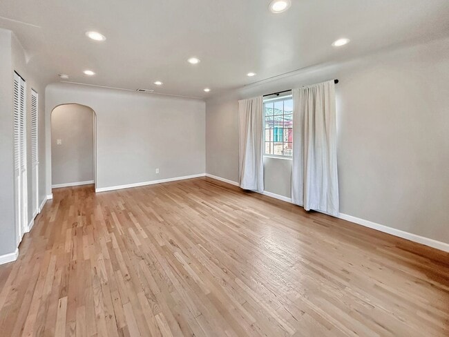 Building Photo - SLOAN'S LAKE: 2-BEDROOM UNIT WITH HIGH-END...