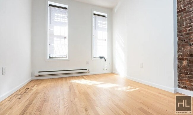 Building Photo - BEAUTIFULLY GUT RENOVATED LARGE STUDIO/ DU...