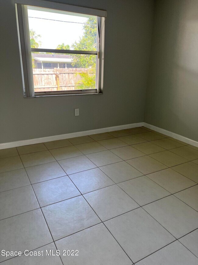 Building Photo - 440 River Grove Ct