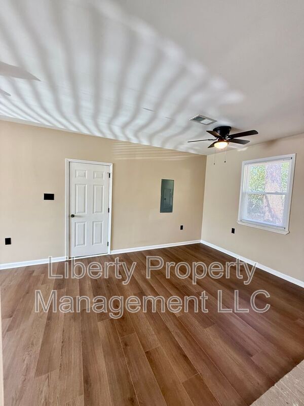 Building Photo - 5929 Spinner Rd