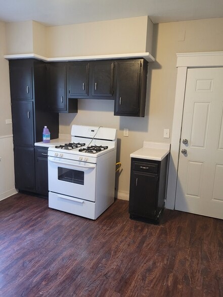 Building Photo - 506 E 140th St