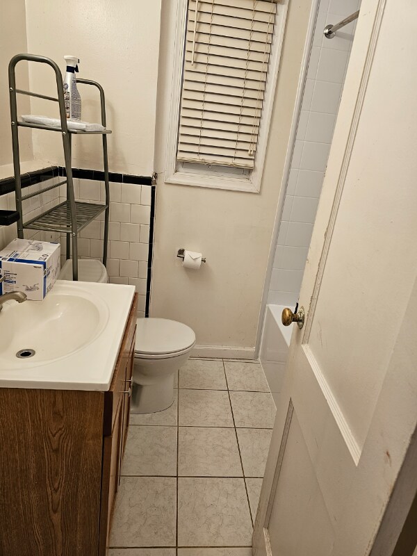 Building Photo - 5724 Chillum Pl NE