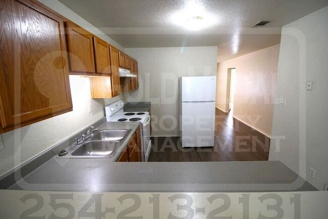 Building Photo - 2807 Leroy Cir