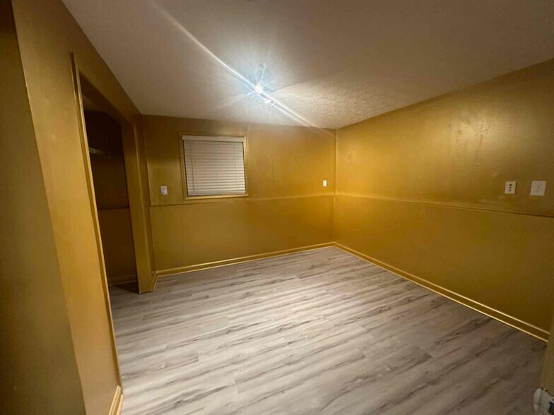 Building Photo - 4348 Bradley Dr SW