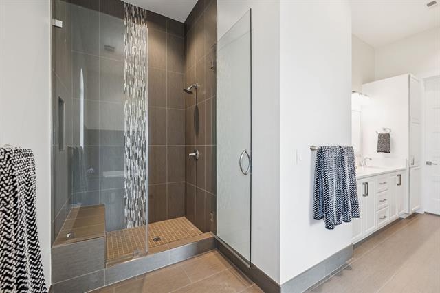 Building Photo - 2800 Lakeside Pkwy