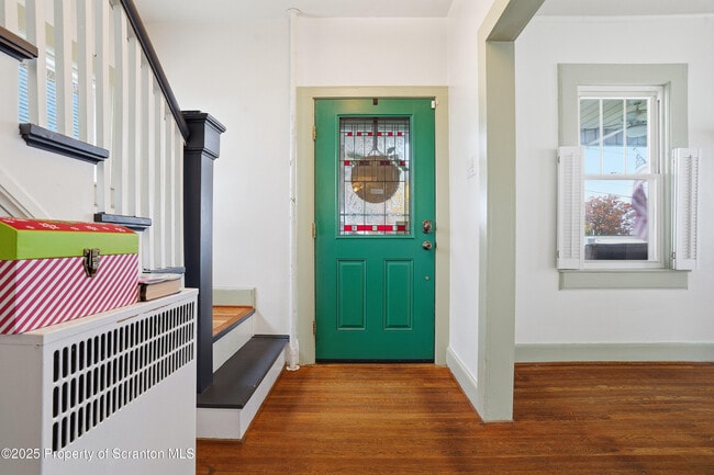 Building Photo - 123 William St