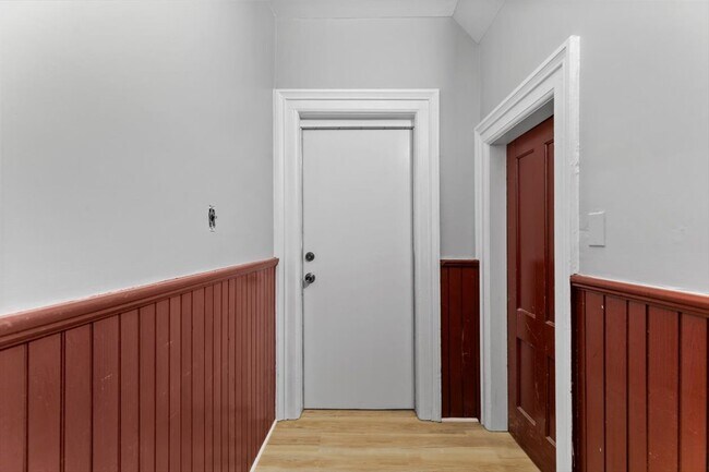 Building Photo - 55 Admiral St