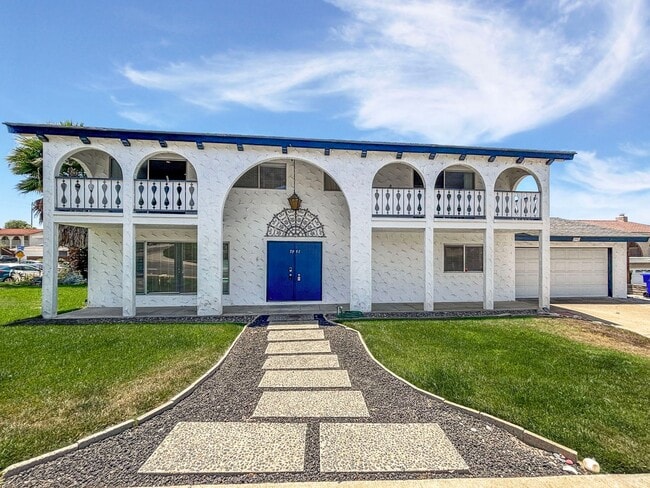 Primary Photo - Charming & Spacious 4BD/3BA House in Allie...