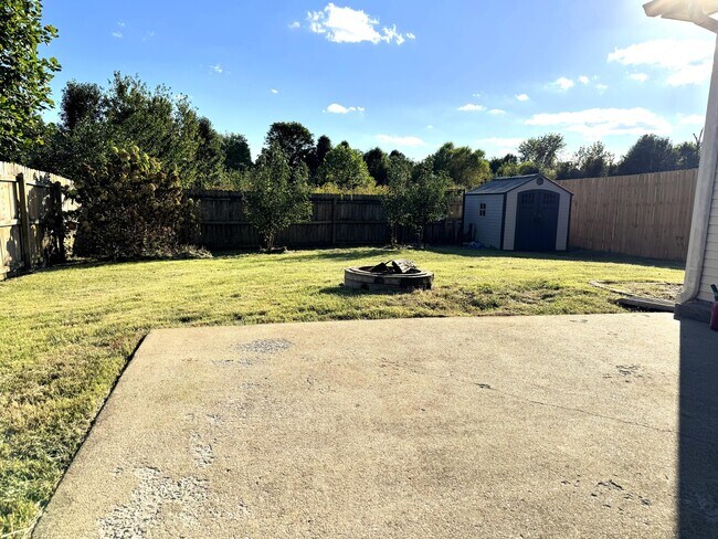 Building Photo - 3072 Prichard Dr