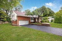 Building Photo - 6 Village Dr