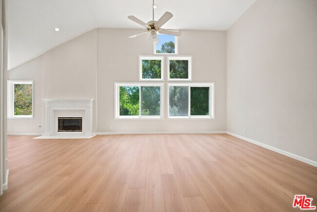 Building Photo - 4324 Park Verdi