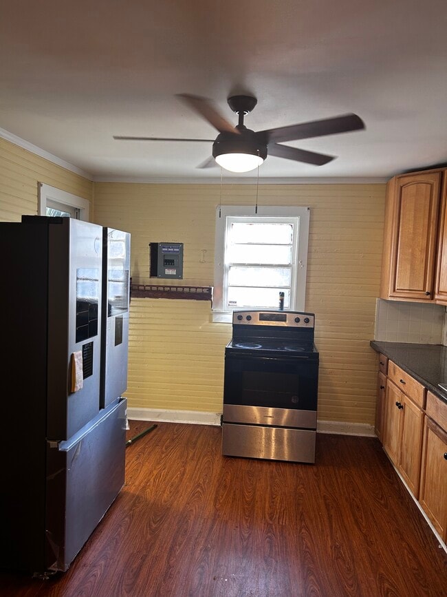 Building Photo - 324 State St