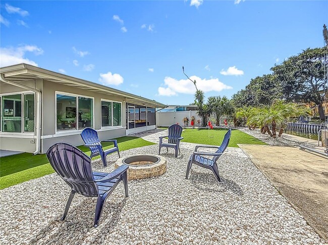 Building Photo - 572 Baywood Dr N