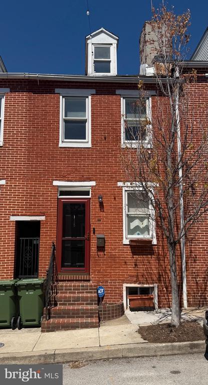 Building Photo - 118 Gittings St