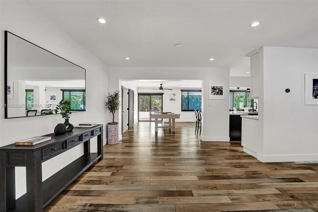 Building Photo - 915 NW 7th St