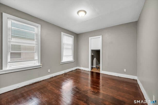 Building Photo - 80 Shepard St