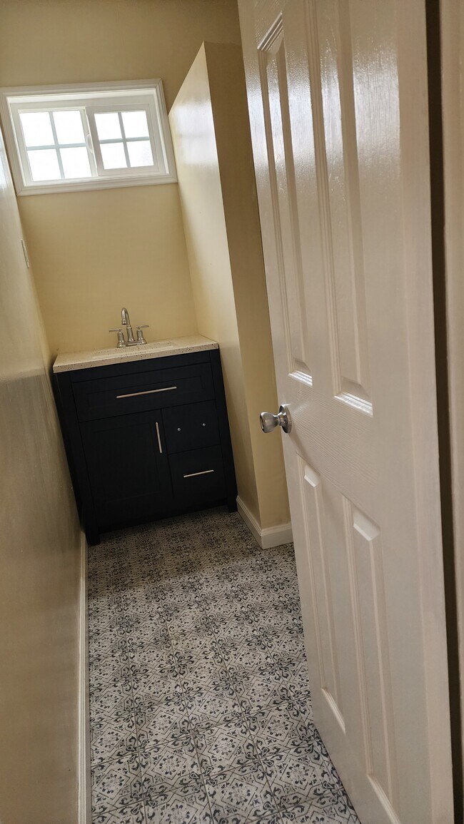 Building Photo - 2320 Cerritos Ave