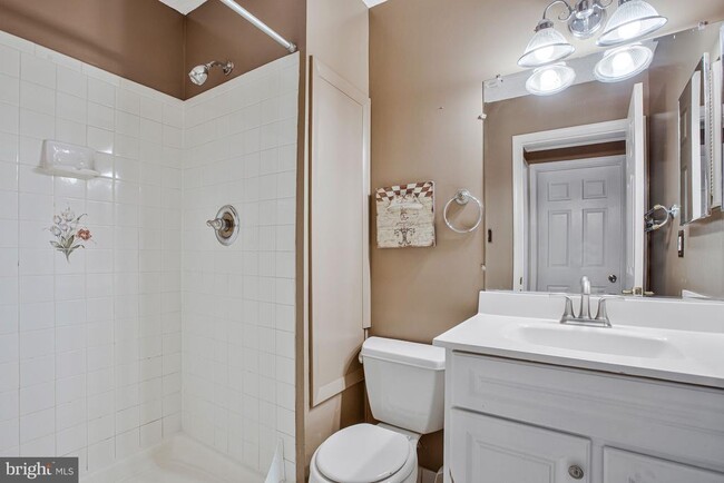 Building Photo - 14669 Cambridge Cir