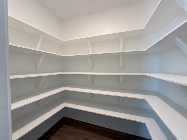 Building Photo - 104 Milliner Lp