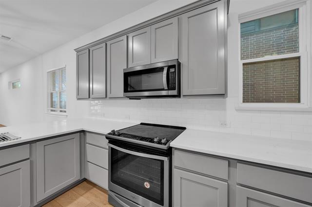 Building Photo - 2825 Stanley Ave