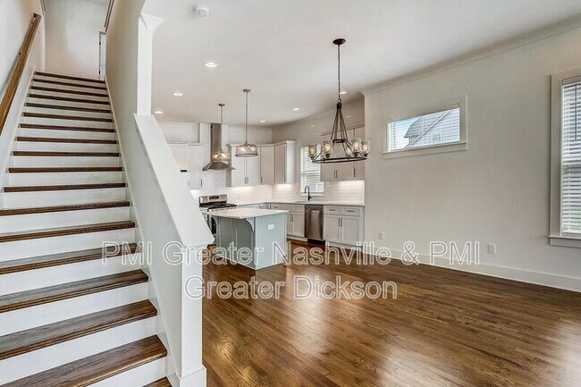 Building Photo - 1113 Park St