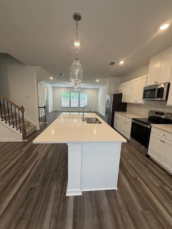 Building Photo - 6208 Kenbrook Dr