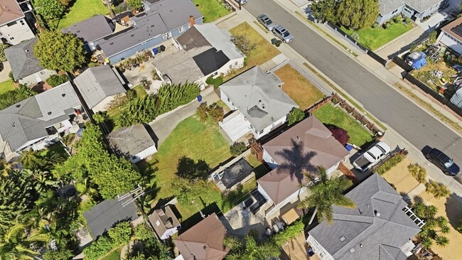 Building Photo - Private 3-Bedroom Single-Family Home with Big Backyard