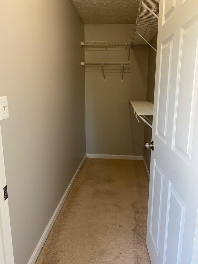 Primary bedroom closet - 3712 Excalibur Ct