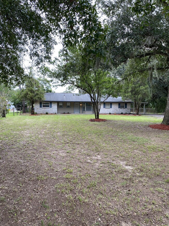 Building Photo - 740 Knowles Rd