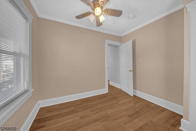 Building Photo - 83 Burnside Ave