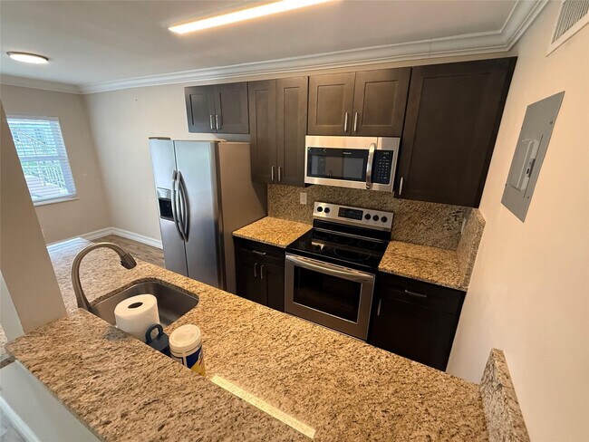 Building Photo - 3217 NE 11th St