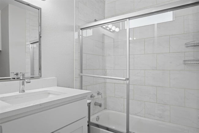 Building Photo - 2814 Oak Springs Dr