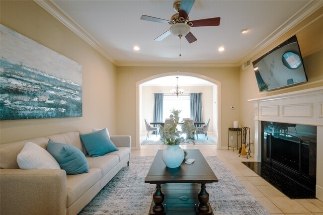 Building Photo - 11711 Memorial Dr