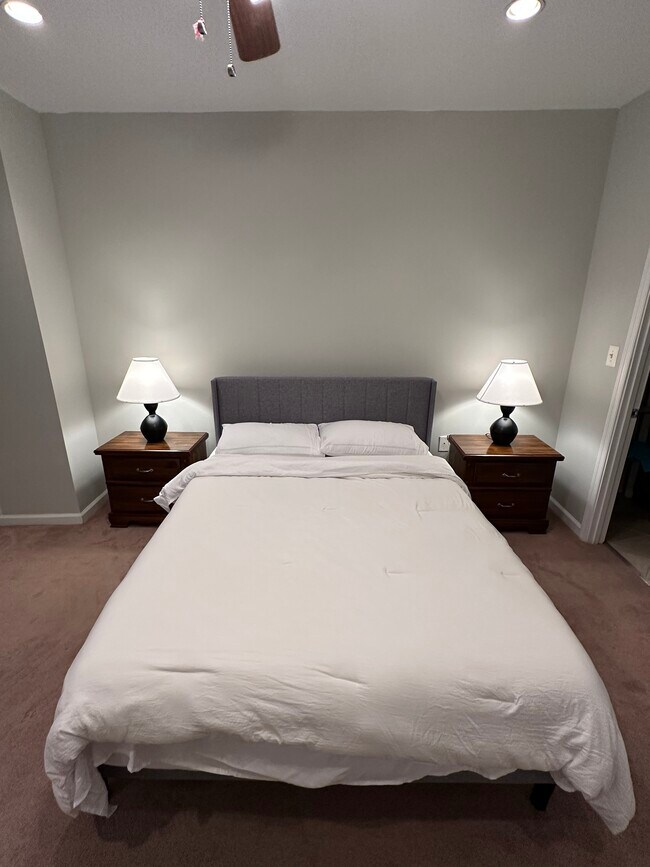 Building Photo - 37 S Ellwood Ave