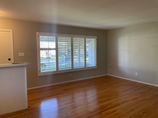 Building Photo - 3 Bed/1 Bath Single Family Home in East Sacramento