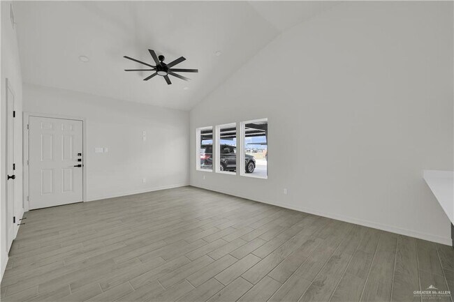 Building Photo - 23 Robin Rd